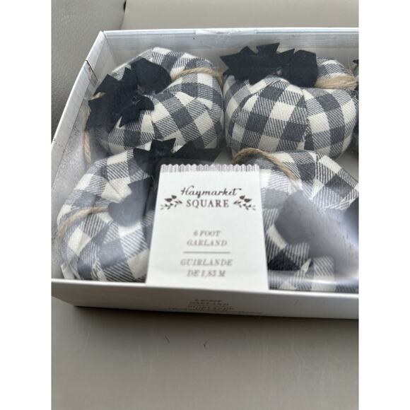 Haymarket Square 6ft Buffalo Check Black White Pumpkin Garland NIB - Picture 4 of 5